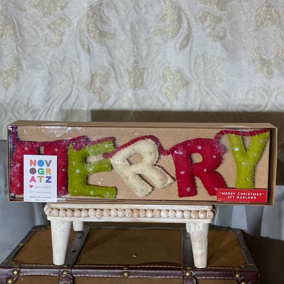 Novogratz "MERRY CHRISTMAS" Garland - Picture 1 of 5